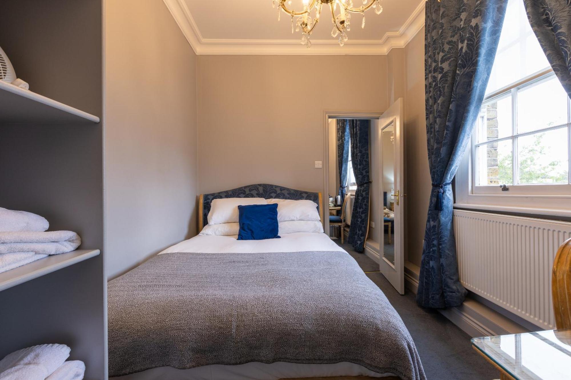 Blue Boar Hotel Maldon Oda fotoğraf