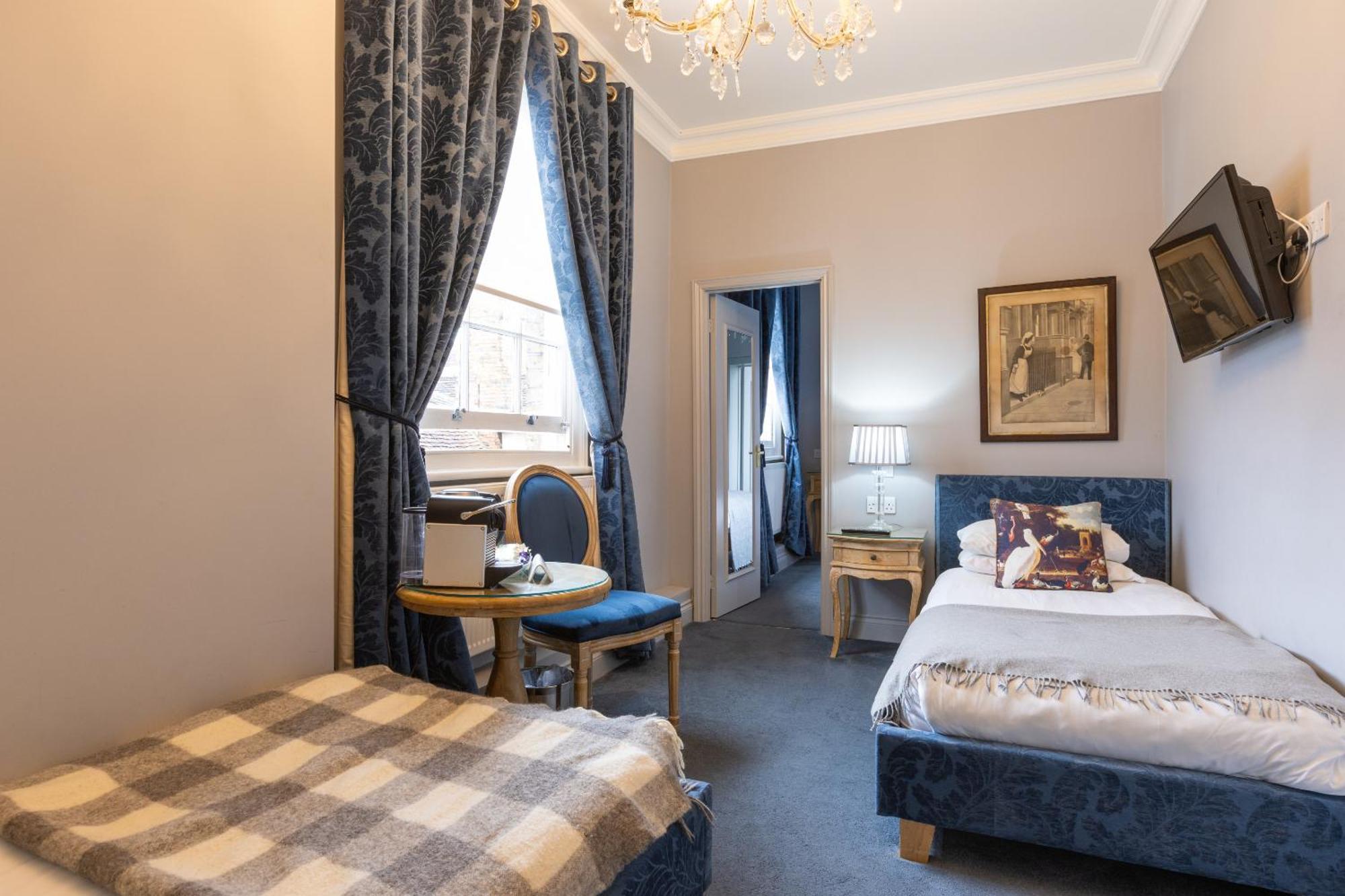 Blue Boar Hotel Maldon Oda fotoğraf