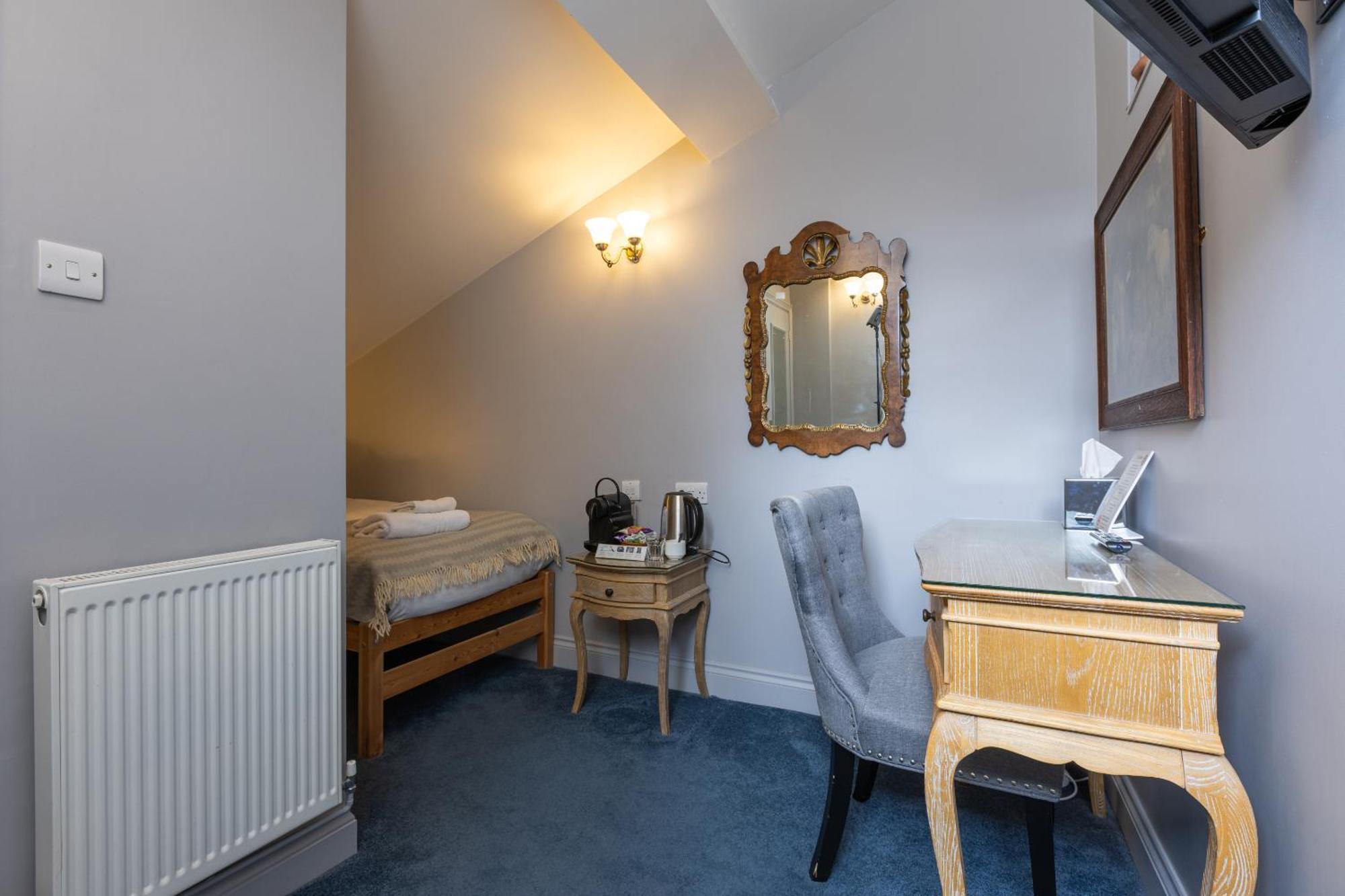 Blue Boar Hotel Maldon Oda fotoğraf